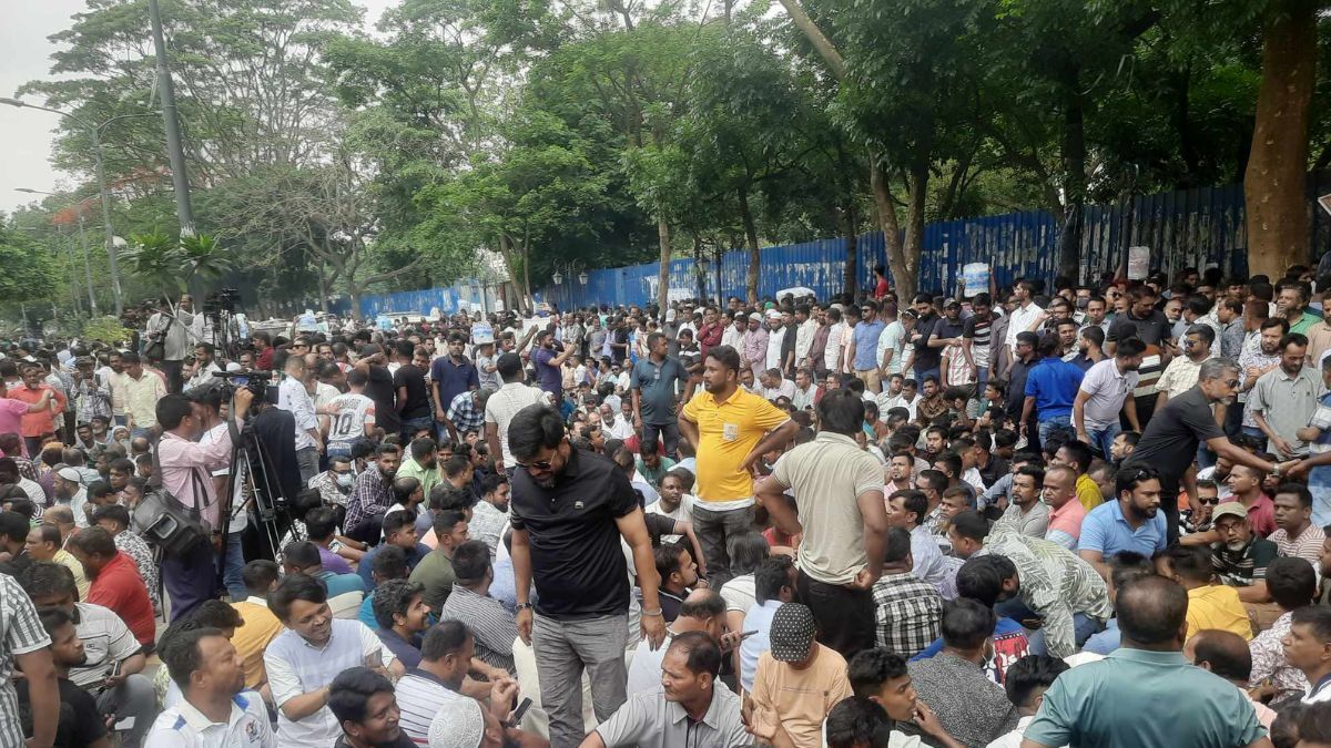 আসিফ মাহমুদের পদত্যাগ দাবি ইশরাকপন্থিদের