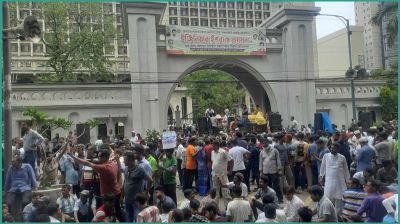 নগর ভবন অবরুদ্ধের ৫ম দিন, ক্ষোভ নিয়ে ফিরে যাচ্ছেন সেবাপ্রত্যাশীরা