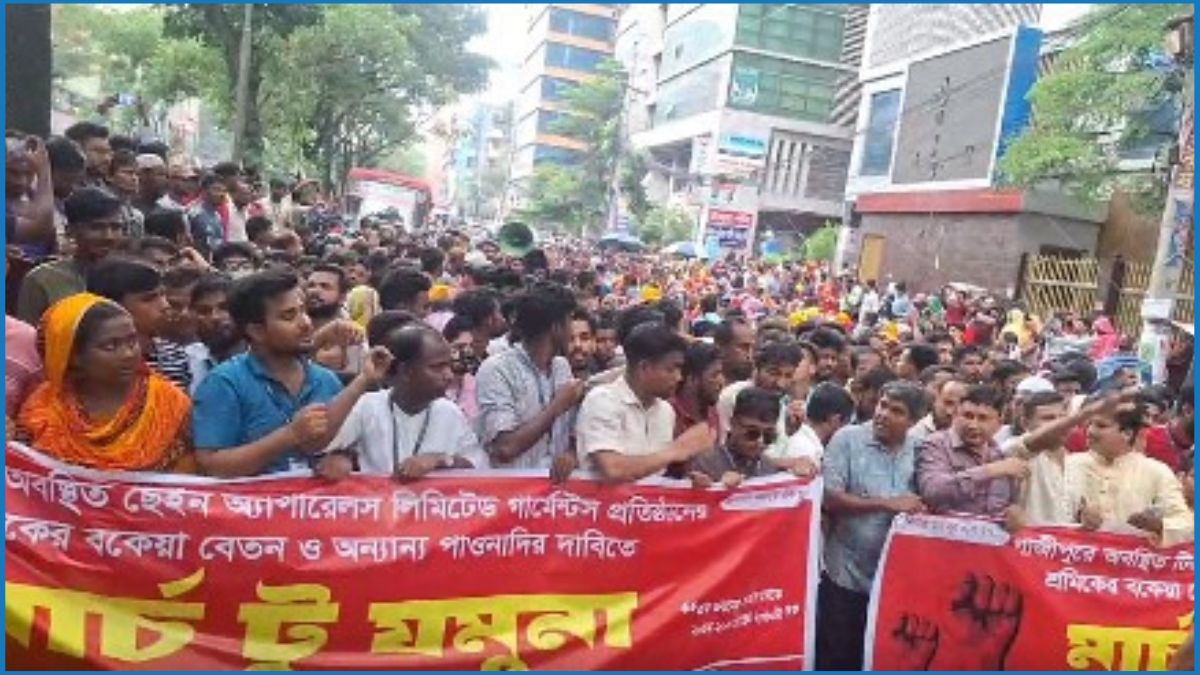 প্রধান উপদেষ্টার বাসভবন অভিমুখে পোশাক শ্রমিকদের ‘মার্চ টু যমুনা’