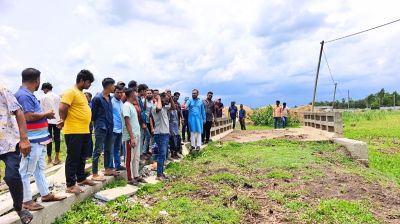রূপগঞ্জে বেক্সিমকোর দখল থেকে রাস্তা পুনরুদ্ধার করল এলাকাবাসী
