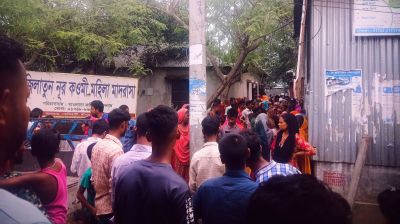 মেঝেতে গৃহবধূর মরদেহ, পাশেই কাঁদছিল ছয় মাসের শিশু