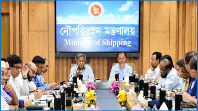 গার্মেন্টস মালিকরা হয় শ্রমিকদের বেতন দেবেন না হয় জেলে যাবেন : শ্রম উপদেষ্টা