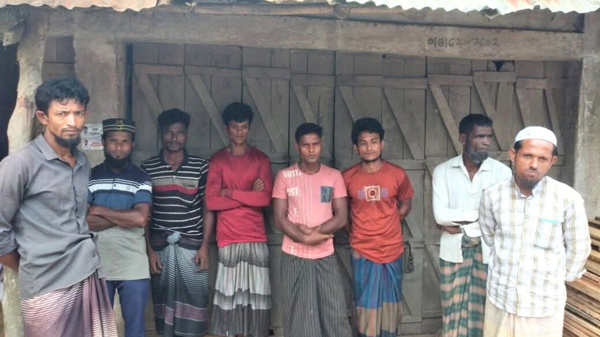 বান্দরবানে ৮ রোহিঙ্গা আটক