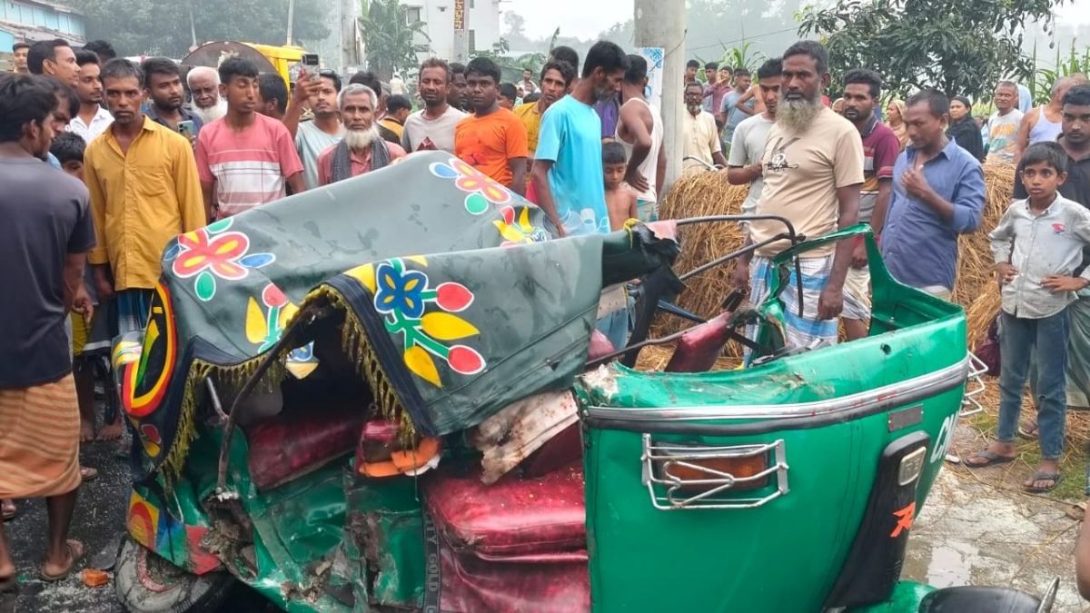 মায়ের জানাজা শেষে ফেরার পথে দুর্ঘটনায় ছেলে নিহত