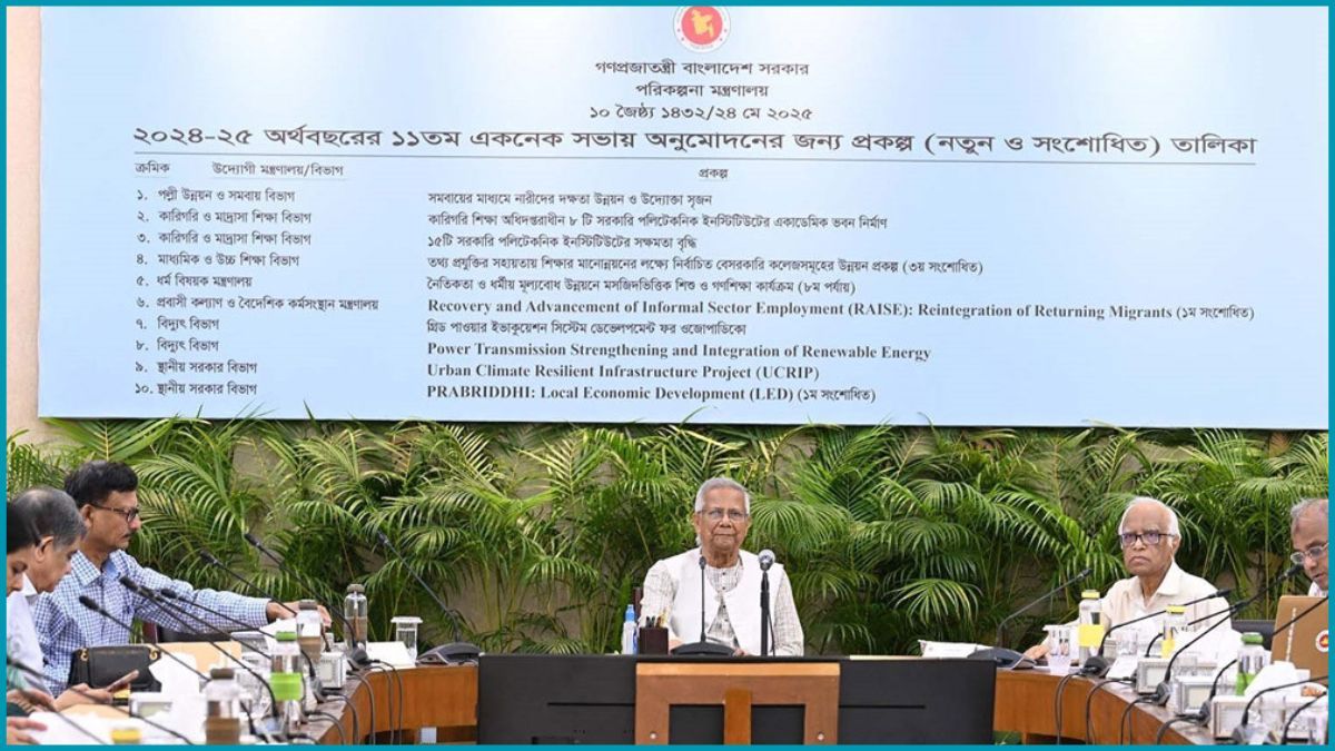 পদত্যাগ নয়, প্রধান উপদেষ্টা আমাদের সঙ্গে থাকছেন : পরিকল্পনা উপদেষ্টা