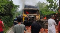 খাগড়াছড়িতে কাভার্ডভ্যান-ট্রাক্টরের মুখোমুখি সংঘর্ষে আহত ৪
