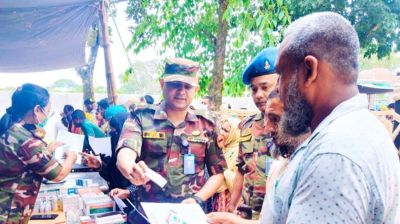 রাণীনগরে সেনাবাহিনীর বিনামূল্যে চিকিৎসা সেবা
