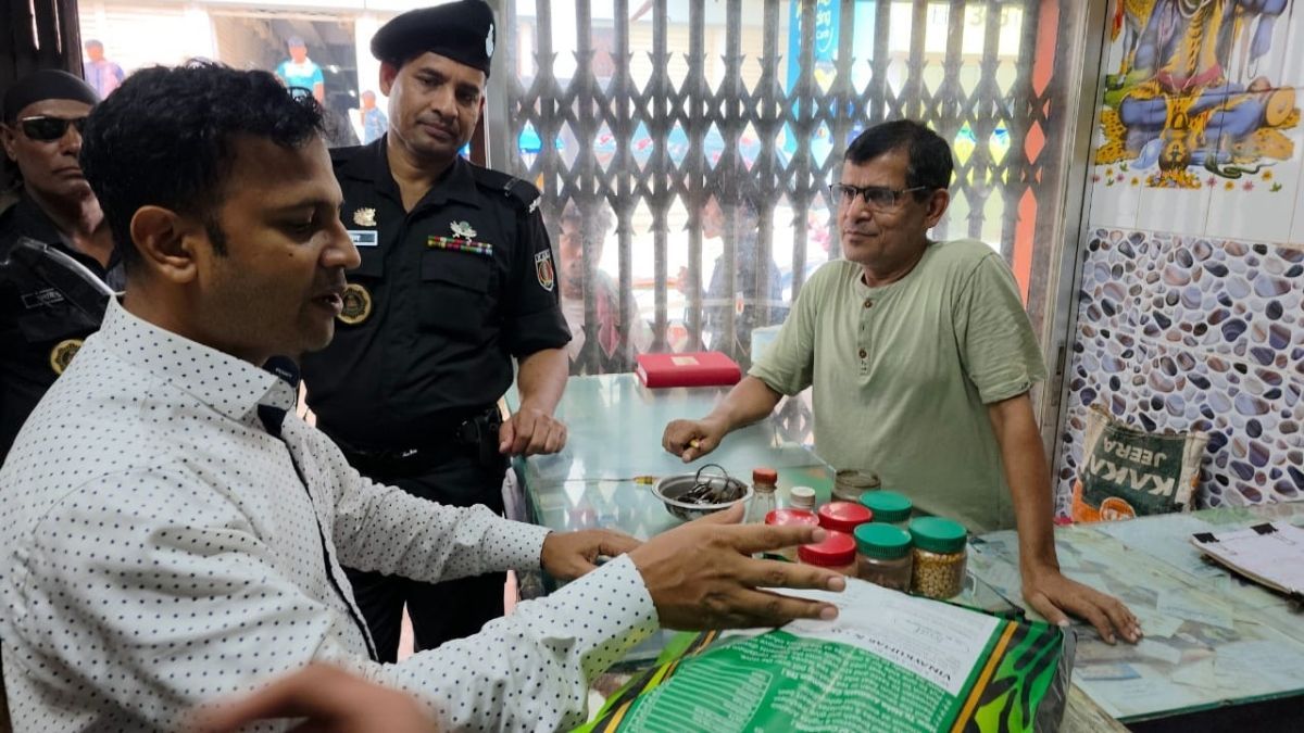 ঈদে মসলার দাম নিয়ন্ত্রণে পাবনায় অভিযান