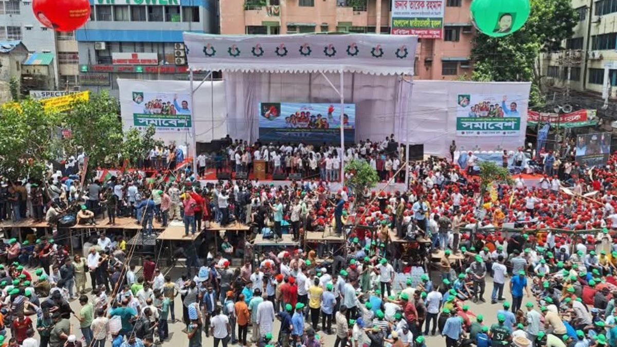 নয়াপল্টনে বিএনপির ‘তারুণ্যের সমাবেশে’ নেতাকর্মীদের ঢল