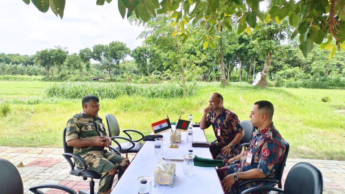 দর্শনা সীমান্তে বিজিবি-বিএসএফ বৈঠক, পুশইন বন্ধে কড়া বার্তা