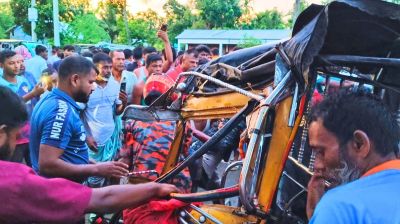 ঈশ্বরগঞ্জে বাস-মাহেন্দ্র সংঘর্ষে বাবা-ছেলেসহ নিহত ৩