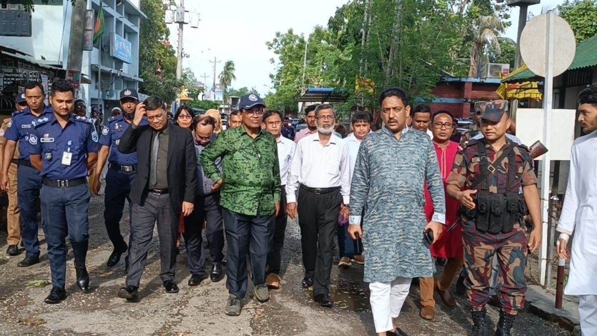 হিলি স্থলবন্দর সড়ক উন্নয়ন কাজ পরিদর্শনে পরিকল্পনা কমিশনের সিনিয়র সচিব