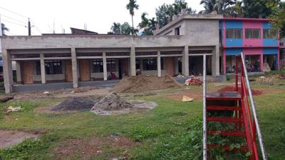 মৌলভীবাজারে দেড় বছরেও শেষ হয়নি ৬ মাসের কাজ, দুর্ভোগে শিক্ষার্থীরা