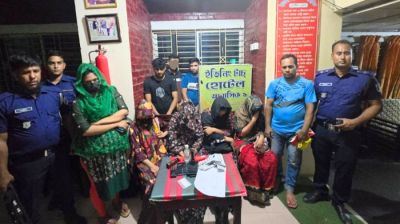পাবনায় আবাসিক হোটেলে অভিযানে আটক ৯