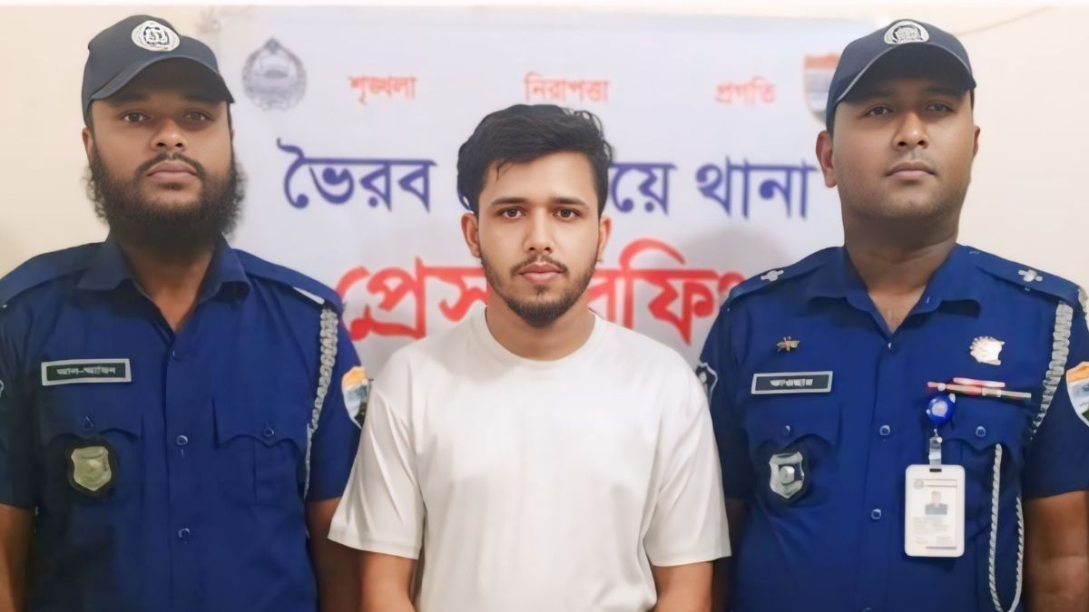 ভৈরবে ফেসবুকে ট্রেনের টিকিট বিক্রি, গ্রেপ্তার যুবক