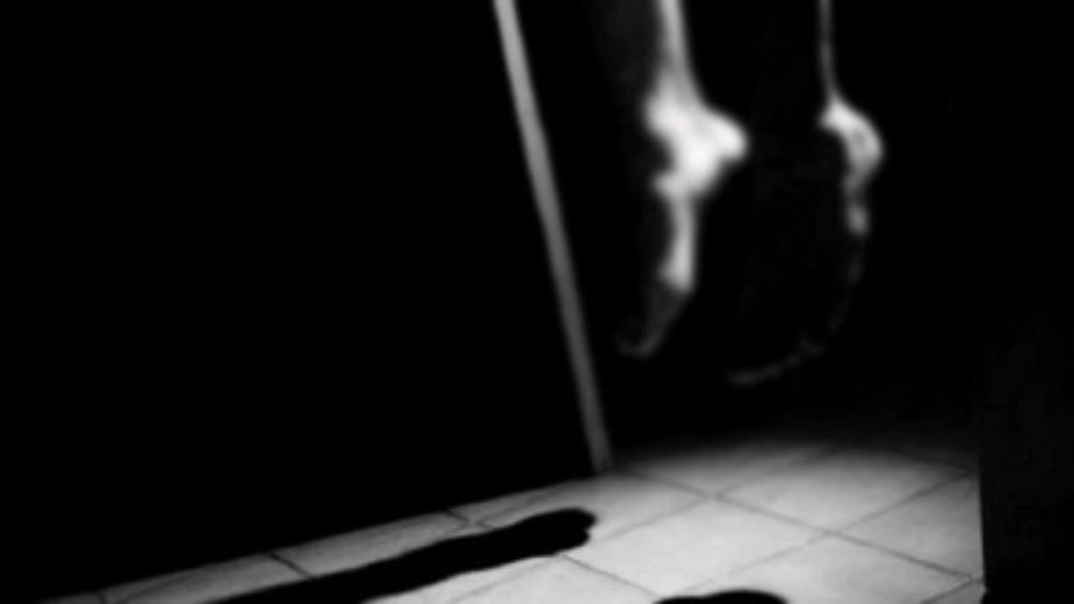 নবদম্পতি রাসেল ও জুঁইয়ের একই রশিতে শেষযাত্রা