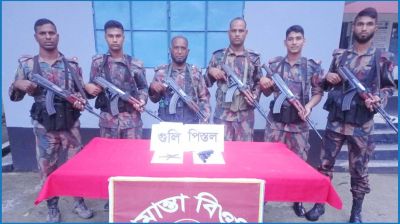 পিস্তল-গুলি ফেলে ভারতে পালাল সন্ত্রাসীরা