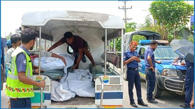 টাঙ্গাইলে ট্রাকের পিছনে মাইক্রোবাসের ধাক্কা, বাবাসহ দুই ছেলে নিহত