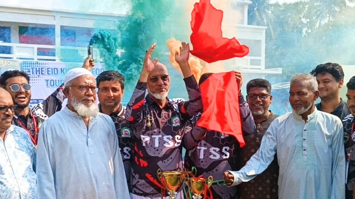খেলাধুলা আর ভালোবাসায় মুখর পিরোজপুর টাউন স্কুলের ক্যাম্পাস