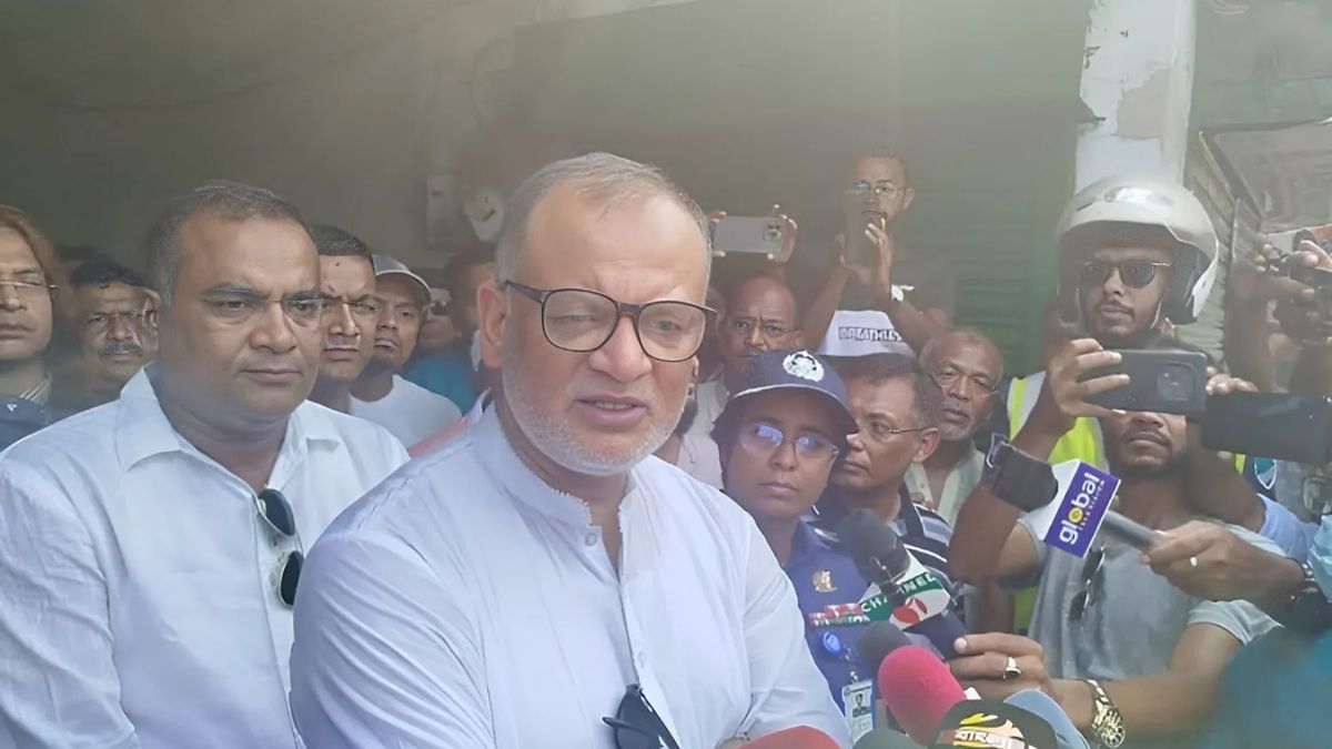 চামড়া শিল্পে সিন্ডিকেট ভাঙতে সরকার কাজ করছে : বাণিজ্য উপদেষ্টা