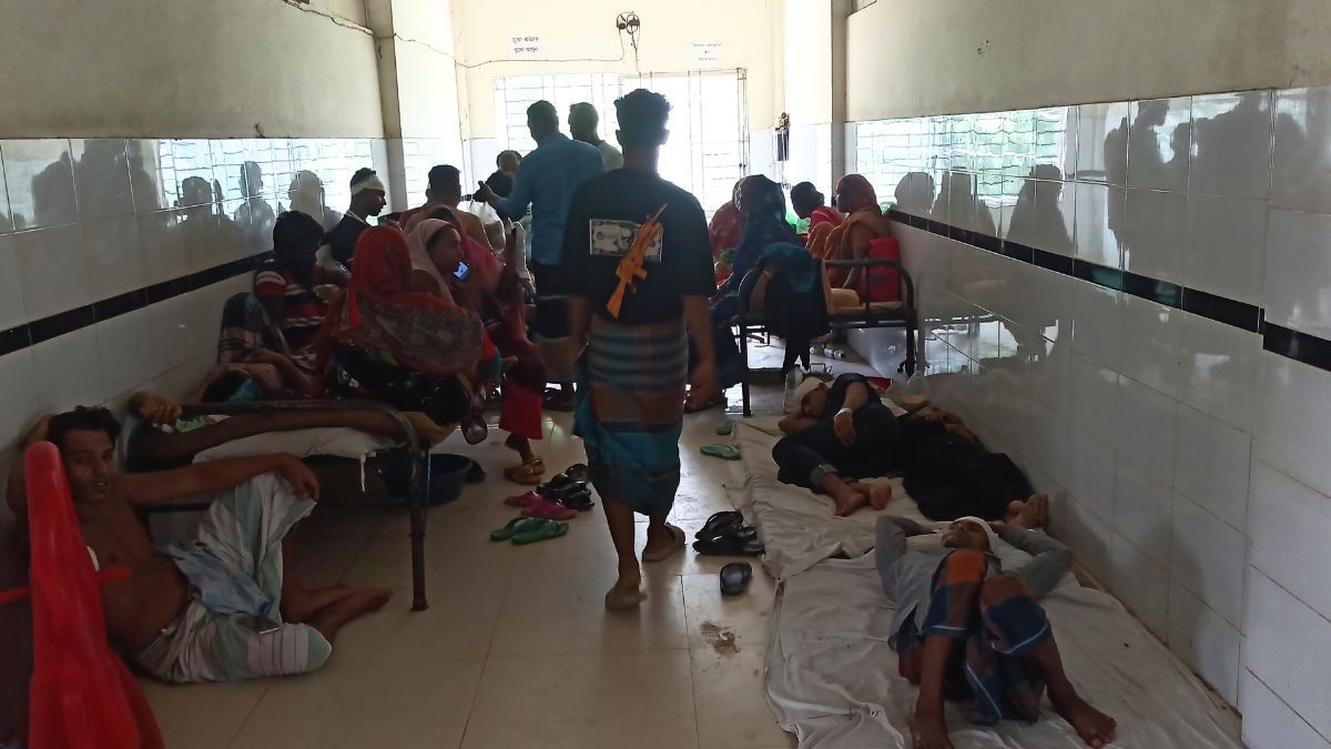 ভাঙ্গায় টর্চলাইট জ্বালিয়ে সংঘর্ষে আহত ২৫