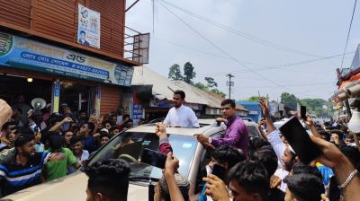 মুরাদনগরে জনতার ফুলেল শুভেচ্ছায় সিক্ত উপদেষ্টা আসিফ মাহমুদ