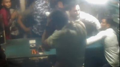 হরিরামপুরে সাংবাদিকের ওপর সন্ত্রাসী হামলা, হাসপাতালে ভর্তি