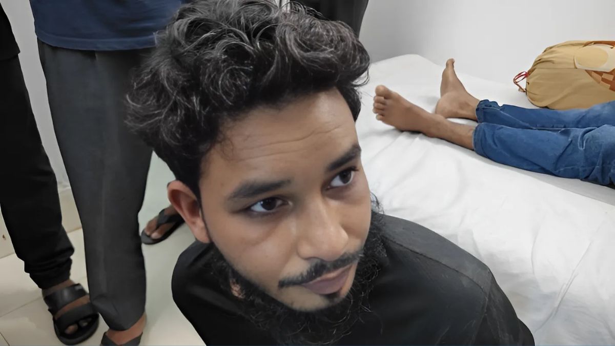 সেবা না পেয়ে ডাক্তারকে বেধড়ক পিটুনি, যুবক আটক