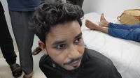 সেবা না পেয়ে ডাক্তারকে বেধড়ক পিটুনি, যুবক আটক
