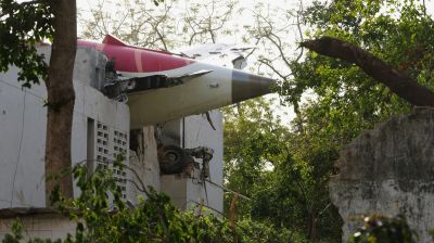 বিমান দুর্ঘটনায় গুজরাটের সাবেক মুখ্যমন্ত্রীসহ নিহত ২৪১
