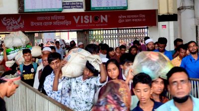 ঈদের দীর্ঘ ছুটি শেষে রাজধানীমুখী মানুষ