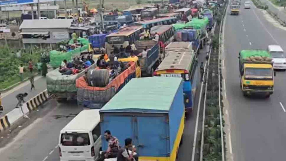 কর্মস্থলে ফিরতি মানুষের ঢল, যমুনা সেতুতে ২৪ ঘণ্টায় টোল আদায় ৩ কোটি ৪৩ লাখ