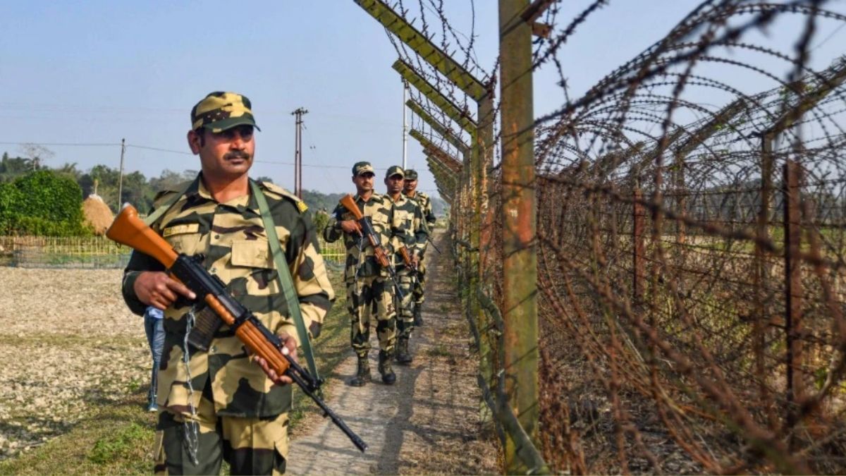 ঠাকুরগাঁও সীমান্তে নারী-শিশুসহ ২৩ জনকে পুশইন