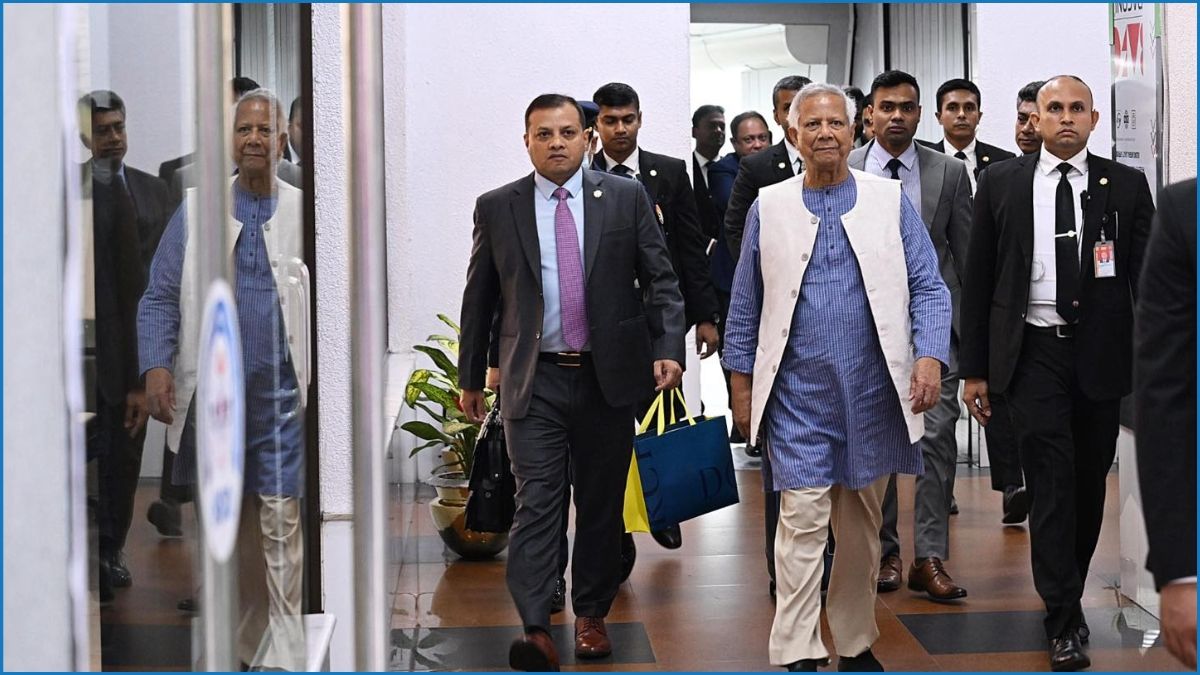 দেশে ফিরলেন প্রধান উপদেষ্টা