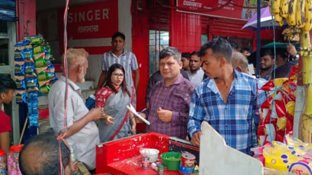 মূল্য তালিকা না থাকায় চৌমুহনী বাজারে অভিযানে জরিমানা
