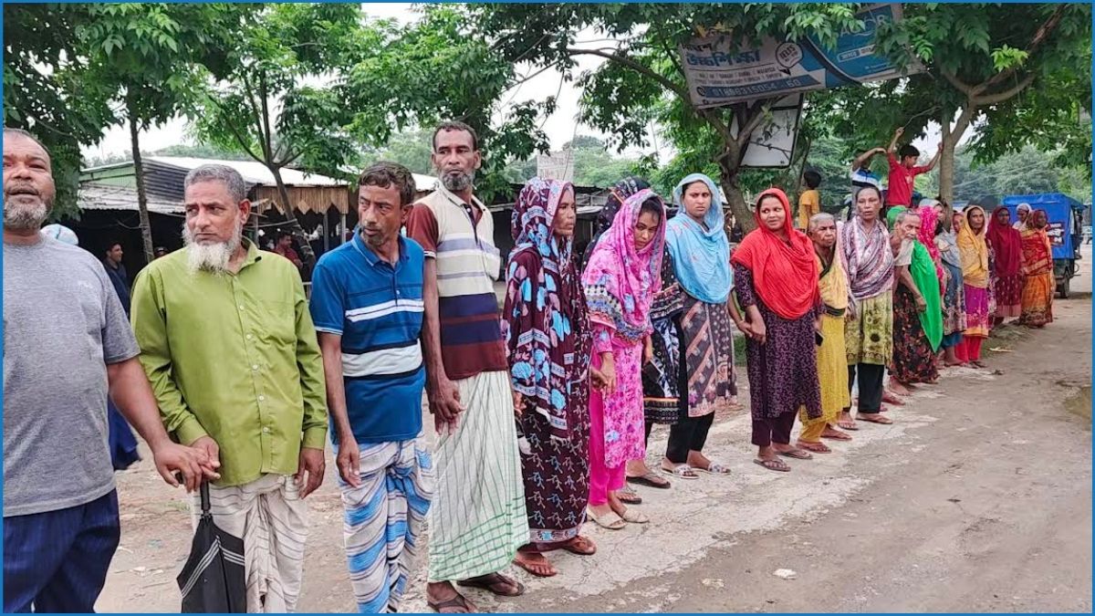 পূর্বাচলে পিঠা ব্যবসার আড়ালে অপকর্মের অভিযোগে মানববন্ধন