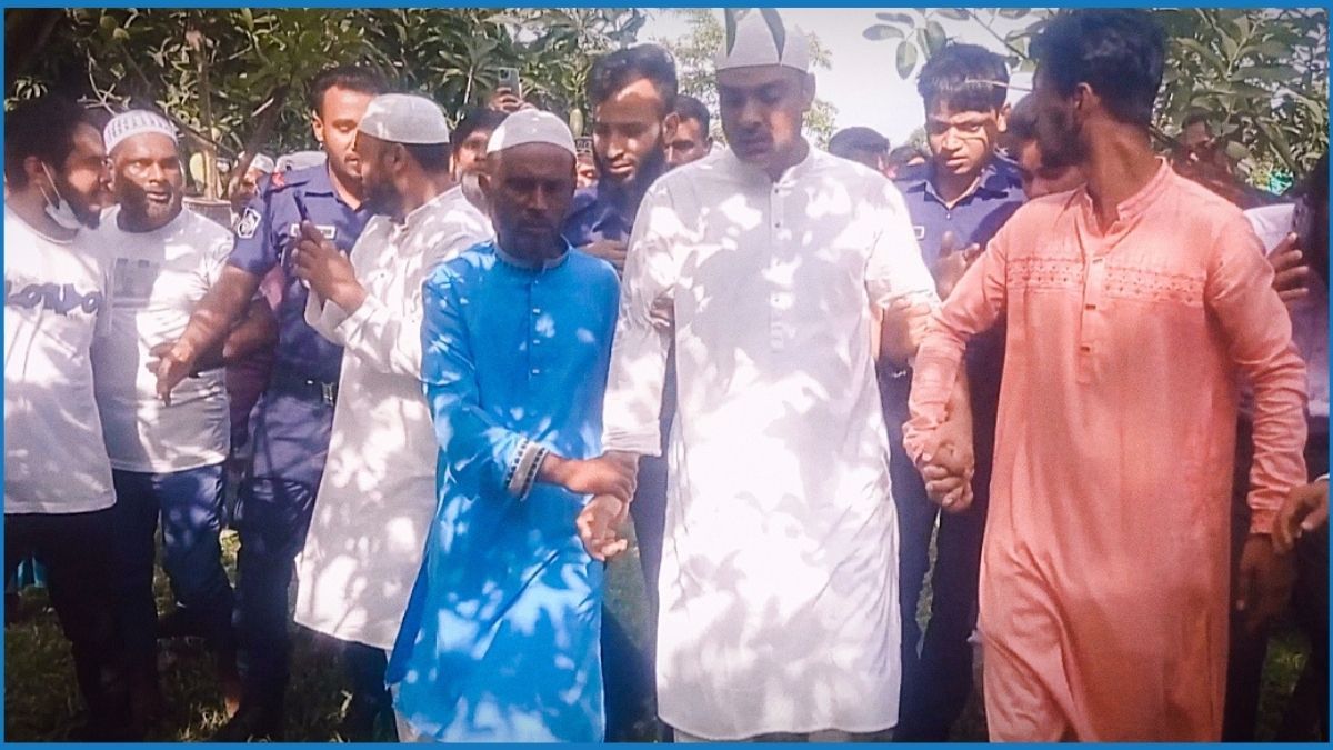 প্যারোলে মুক্তি পেয়ে মায়ের জানাজায় যুবলীগ নেতা রিপন