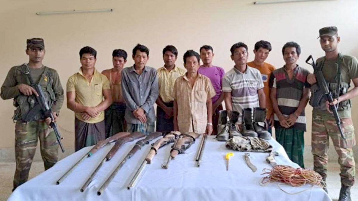 বান্দরবানে সেনা অভিযানে জেএসএসের ৯ সক্রিয় সদস্য আটক