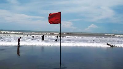 অতি ভারী বৃষ্টি ও ঝড়ের আভাস, বন্দরে ৩ নম্বর সংকেত