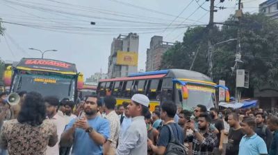 নতুনবাজারে ইউআইইউ শিক্ষার্থীদের সড়ক অবরোধ