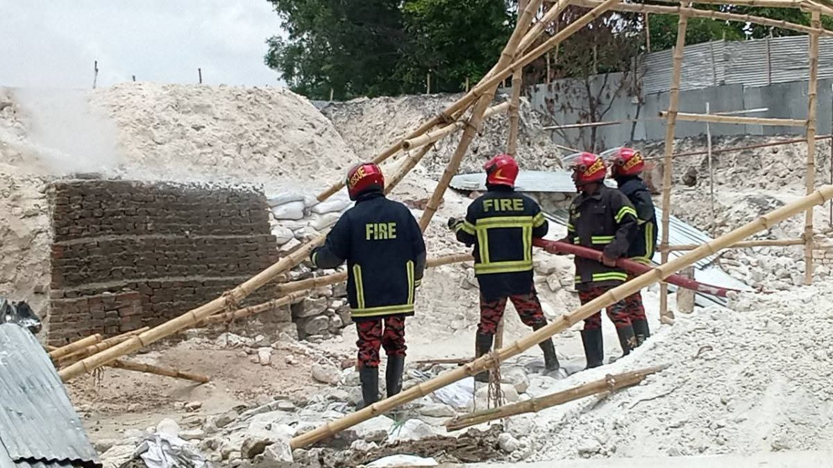 ৬০ লাখ টাকার গ্যাস চুরি, গুঁড়িয়ে দেওয়া হলো দুটি চুনা কারখানা