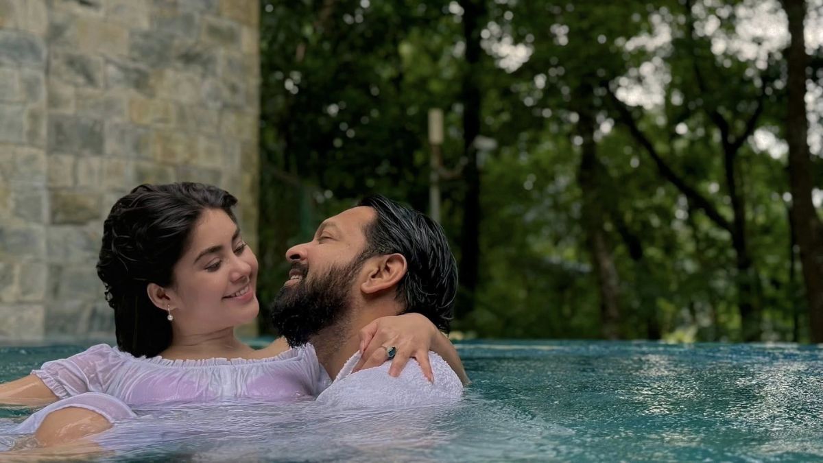 রোমান্টিক মুহূর্তে তাহসান-রোজা, ভক্তদের উচ্ছ্বাস