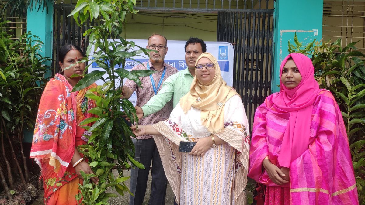 কুড়িগ্রামে ৯ হাজার ৭৫০ গাছের চারা পেল দরিদ্র পরিবার