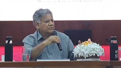 বন্ধ কারখানার মালিকরা ব্যাংক থেকে টাকা নিয়ে বিদেশে পালিয়েছে