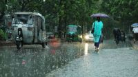 স্থলভাগে লঘুচাপের আভাস, বাড়তে পারে বৃষ্টি