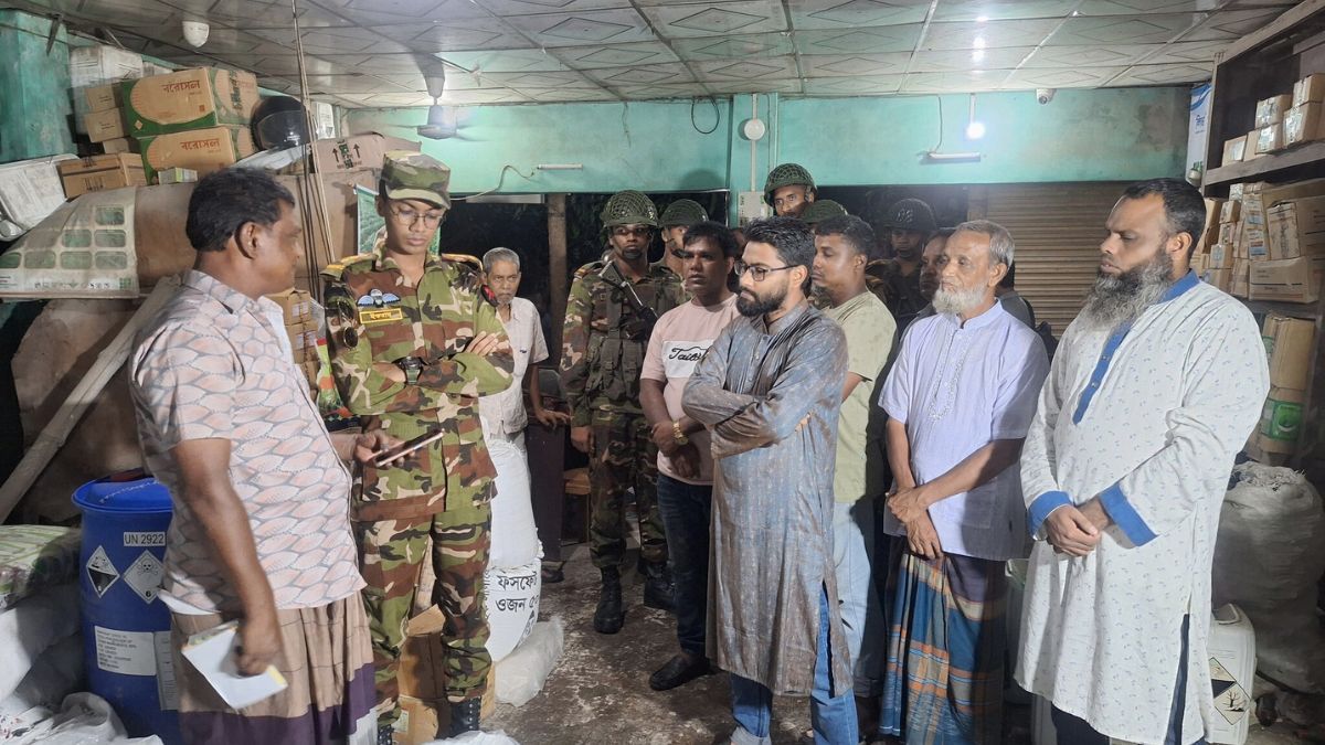 গোবিন্দগঞ্জে অবৈধ সার-বীজ জব্দ, ৫০ হাজার টাকা জরিমানা