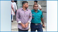 জবি ছাত্রলীগ নেতাকে পুলিশে দিল ছাত্রদল