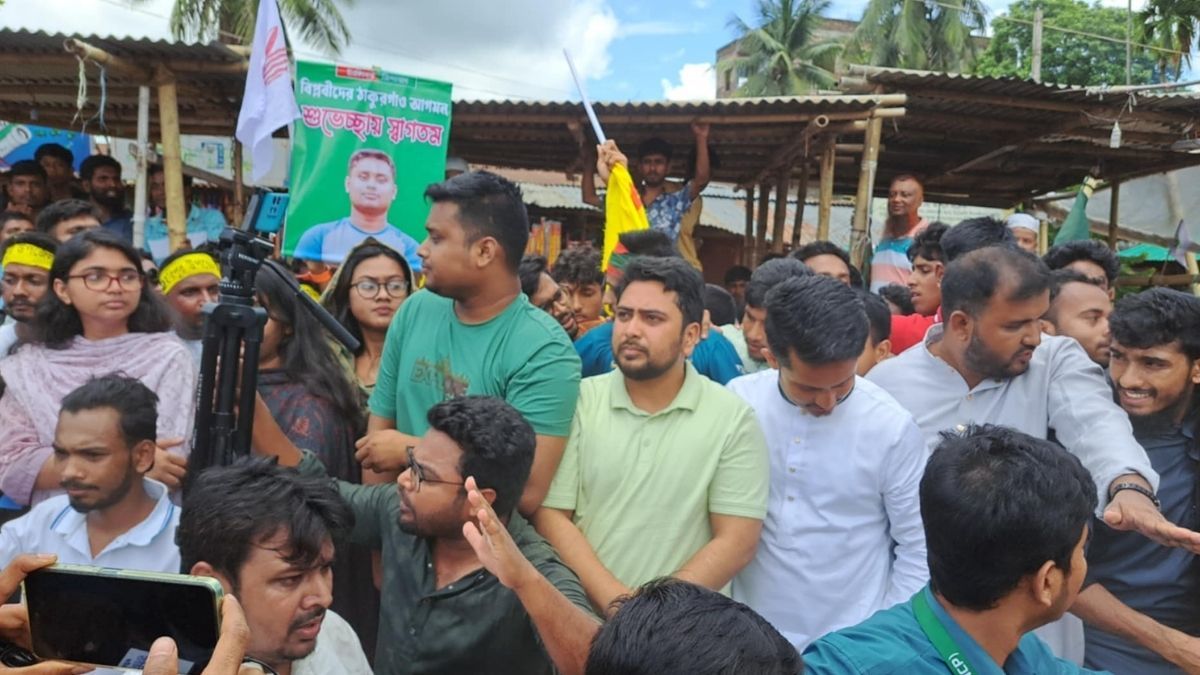 তরুণ ও বিকল্প নেতৃত্ব বেছে নেওয়ার আহ্বান নাহিদের