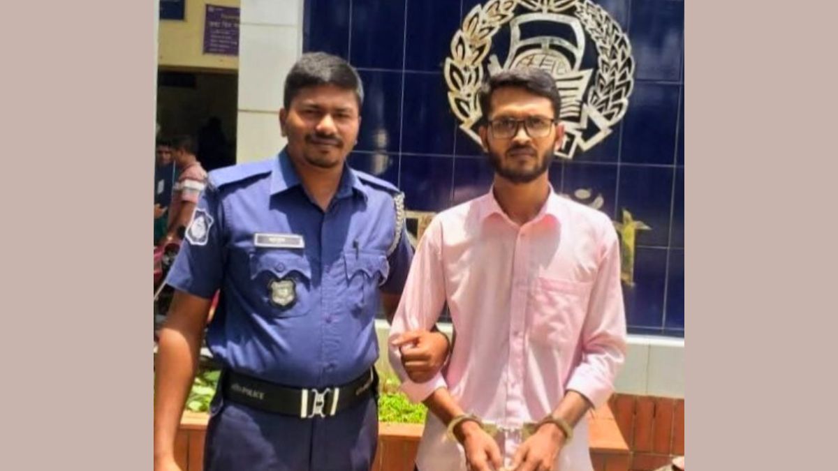 নওগাঁয় বোমা বিস্ফোরণ মামলায় যুবলীগ নেতা গ্রেপ্তার