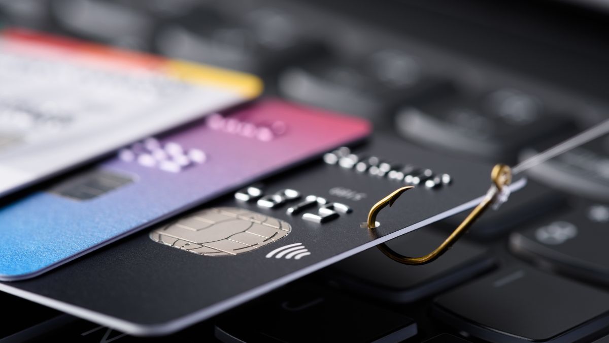 খালেদা জিয়ার কণ্ঠ নকল করে কোটি টাকার প্রতারণা